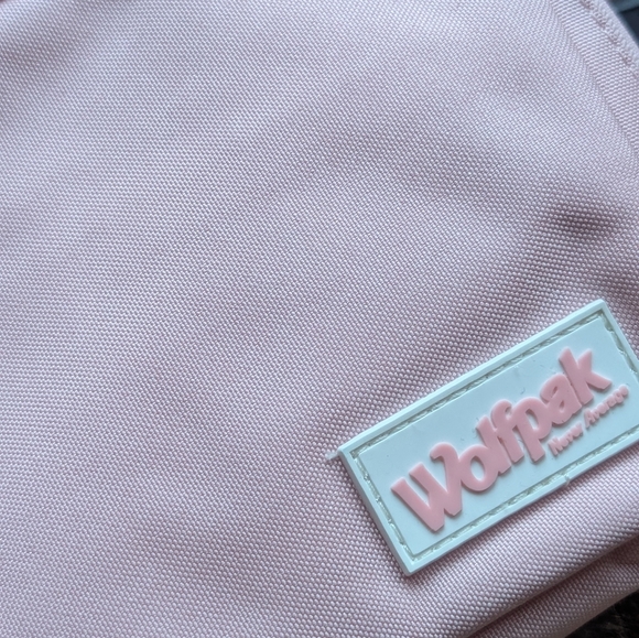 WOLFpak Light Pink The Dream Is Real Crossbody Bag - Picture 2 of 4